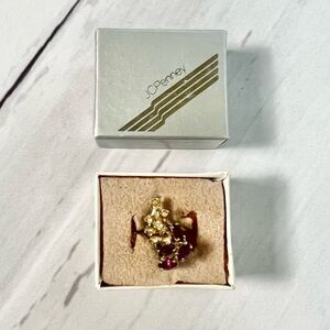 Vintage JCPenney Gold Tone Nugget Cluster Ring Pink Red White Stone